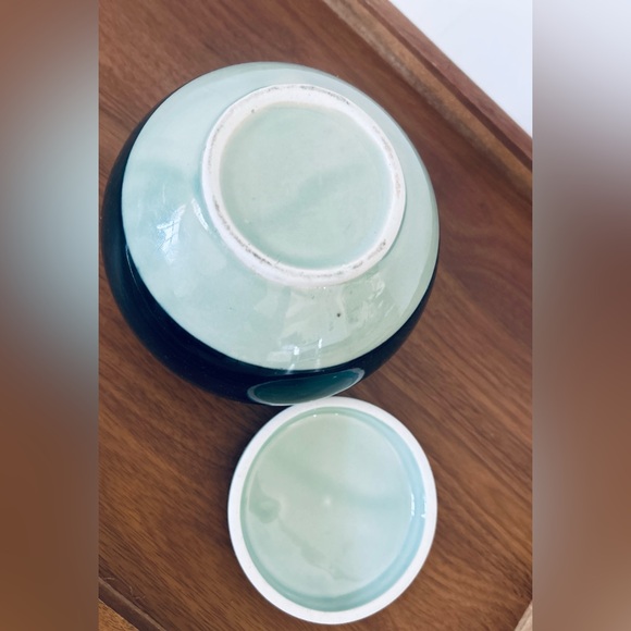 Vintage Japanese Dark & Light Green Glaze Ginger Jar | Mid Century | Minimalism - Picture 6 of 6